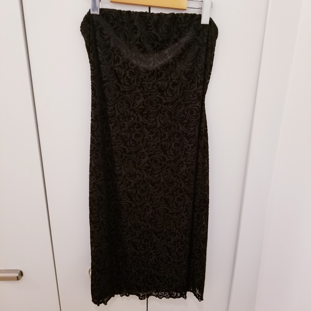 3/$45 | Suzy Shier | Black Velvet Sheer Strapeless Dress
